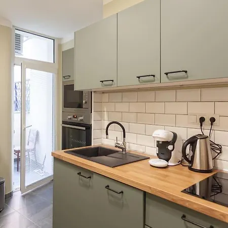 Vysoka Emf/stp * ブラチスラヴァ